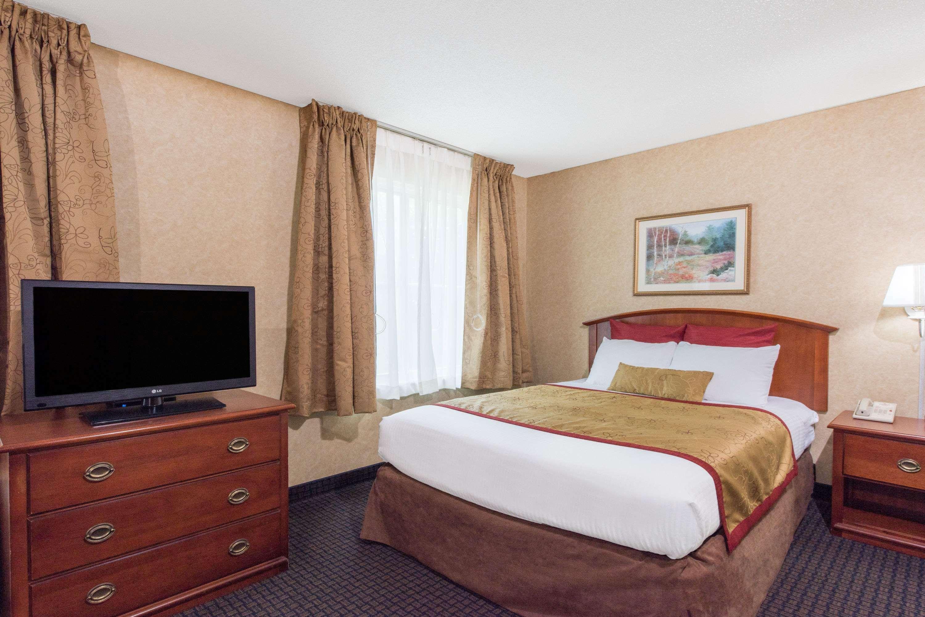 Hawthorn By Wyndham Hotel 3*
