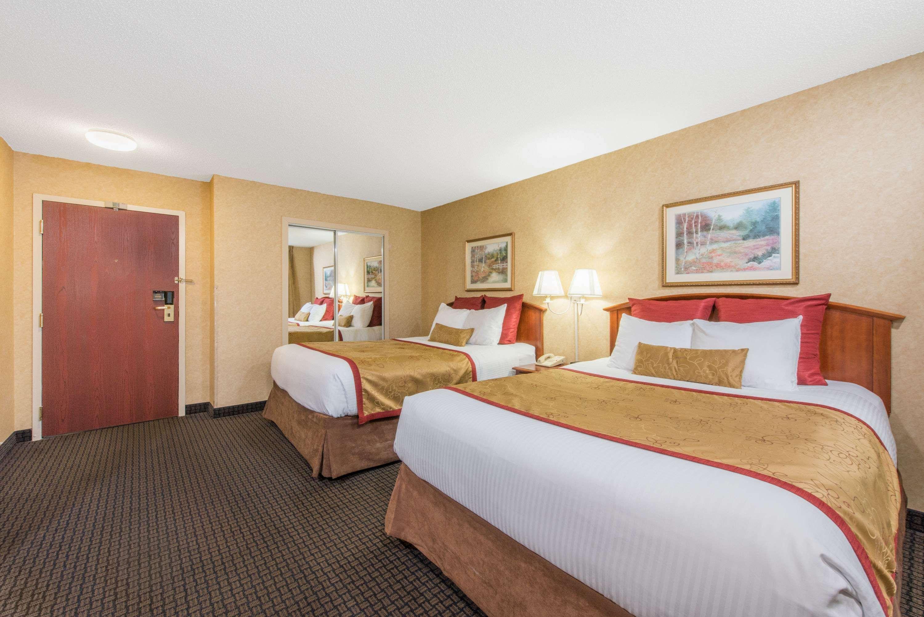 Lancaster Hotel 3*
