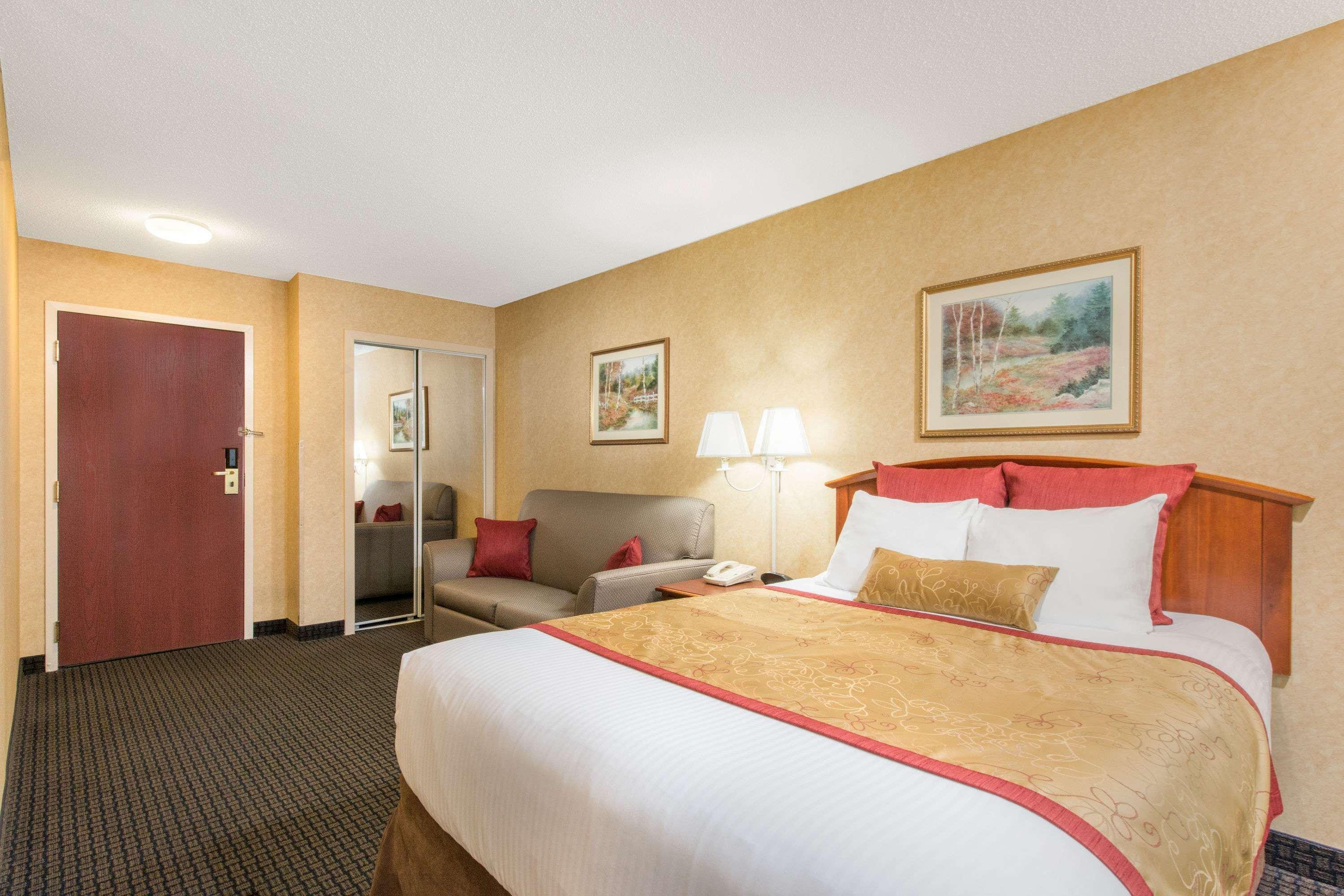 Lancaster Hotel 3*